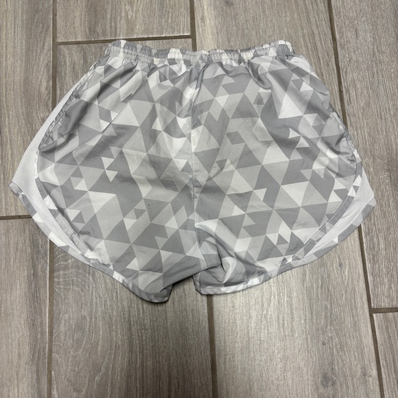 Nike Dri-FIT Geometric Print Shorts – Grey – Size XS - Picture 2 of 5